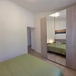 Domus *